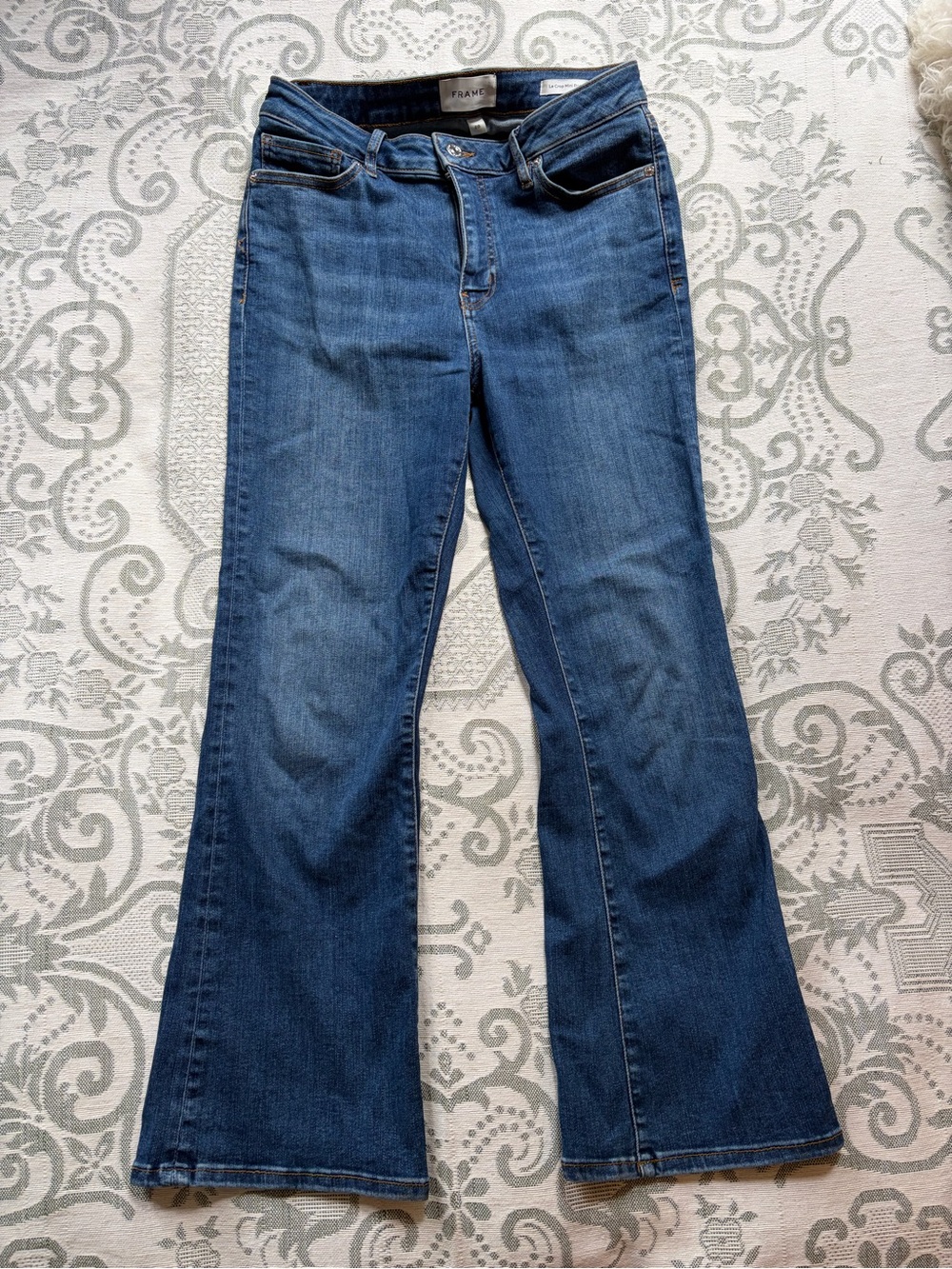 Frame “Le Crop Mini Boot” Jeans